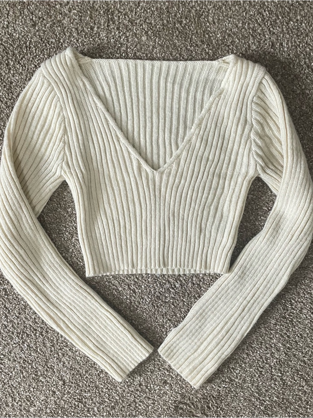 V-Neck Ribbed Long-Sleeve Crop Sweater Top - Cream
